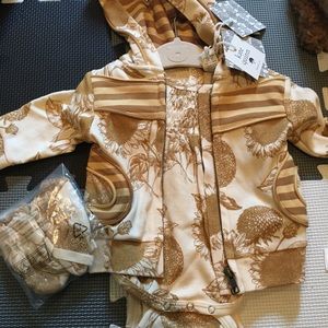 NWT Kate Quinn romper with jacket and booties. 3-6 months in classic sunflower!